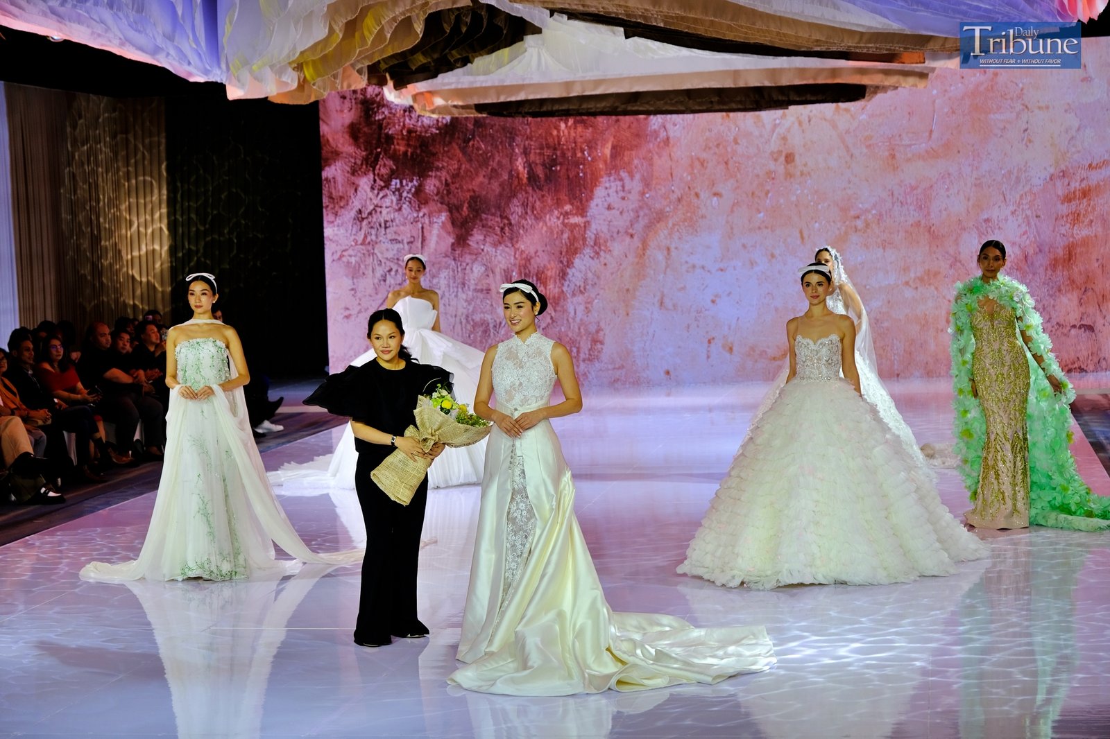 TRIBUNE-BRIDALFAIR